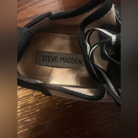 Steve Madden Black and Tan Mesh Sneakers - Picture 2 of 6